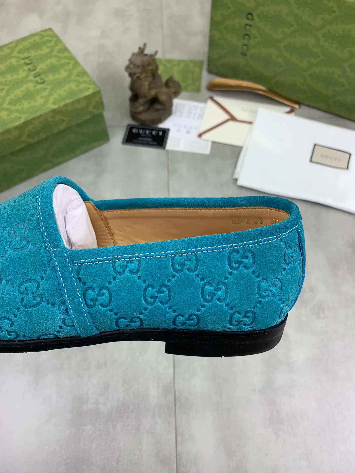 Men's Men's Shoes 💰P500💰【New Style】Water-dyed Niuli Gucci's most popular selection of lazy slip-on leather shoes (Gucci) official website latest Gucci lazy leather shoes, hot style 💥 simple and elegant style, exclusive for trendy men. Unique official website latest brand original double G embossing Elements 👑 Original Gucci decoration, fashionable and elegant, fabric original calfskin ✅ fully imported first-layer cowhide lining, official website designated wear-resistant, rubber business outsole, classic model taken at the counter in real life 🎬38-44 Various colors available